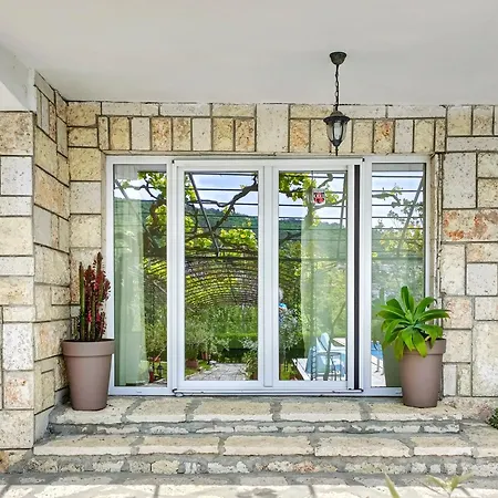 Regina Serafina Villa Balchik