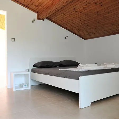 Vila Regina Serafina *