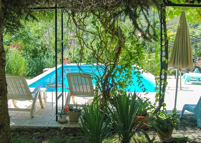 Regina Serafina Villa *