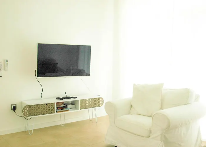 Regina Serafina Villa *