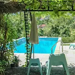 Regina Serafina Villa *