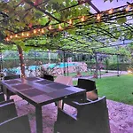 Regina Serafina Villa *