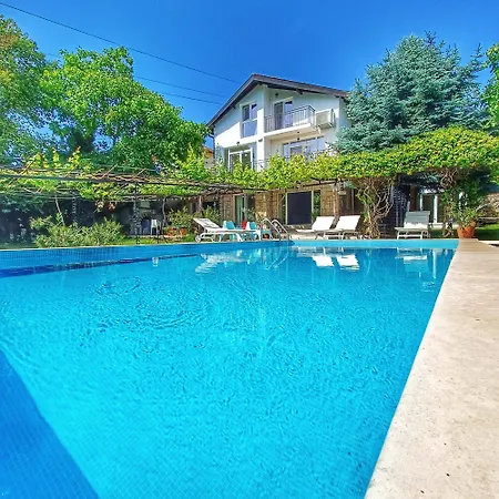 Regina Serafina Villa