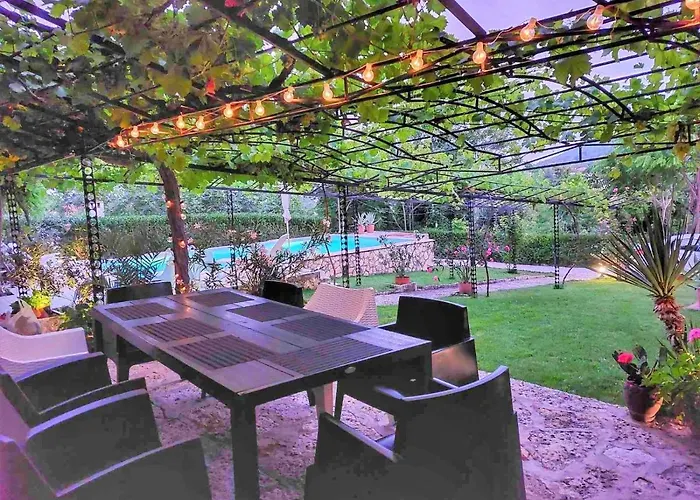 Regina Serafina Villa *