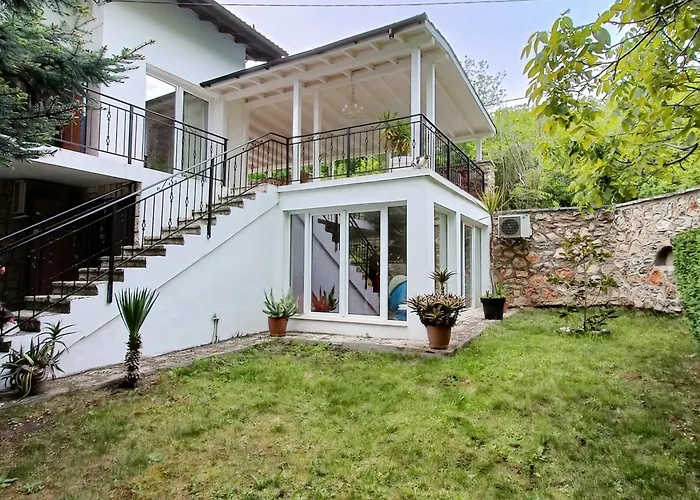 Regina Serafina Villa