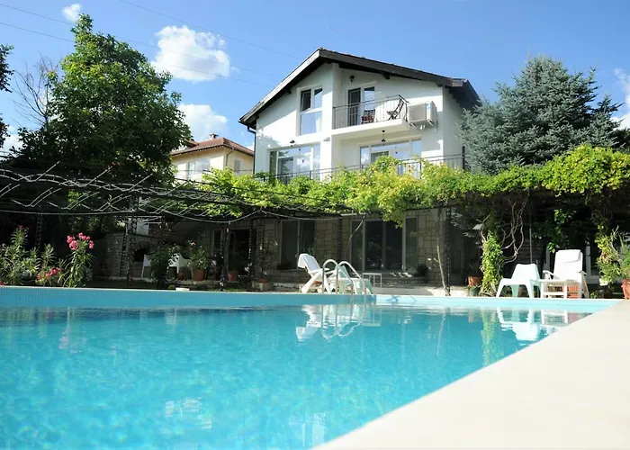 Regina Serafina Villa *